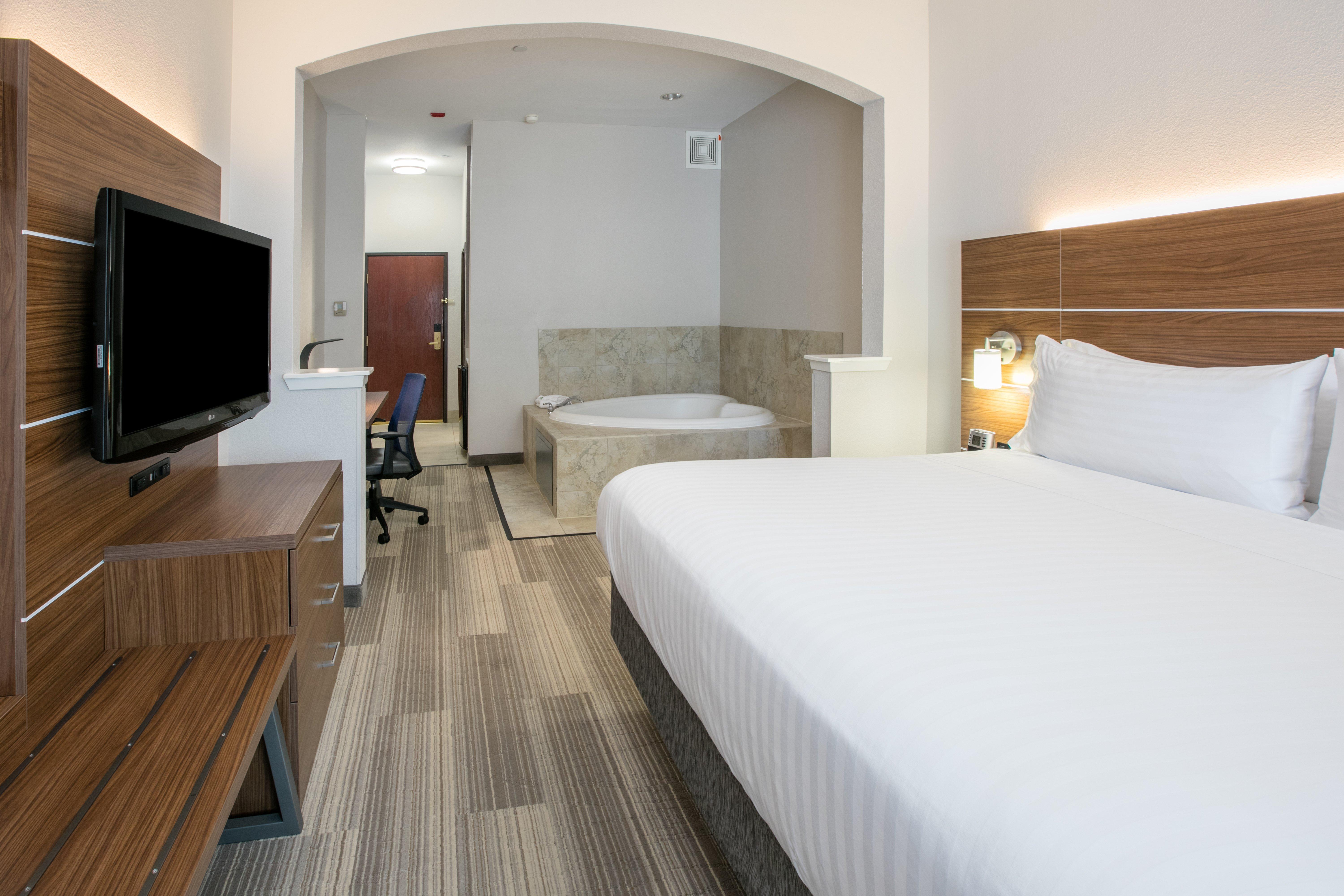 Holiday Inn Express Hotel & Suites Dallas - Grand Prairie I-20 By Ihg Екстериор снимка