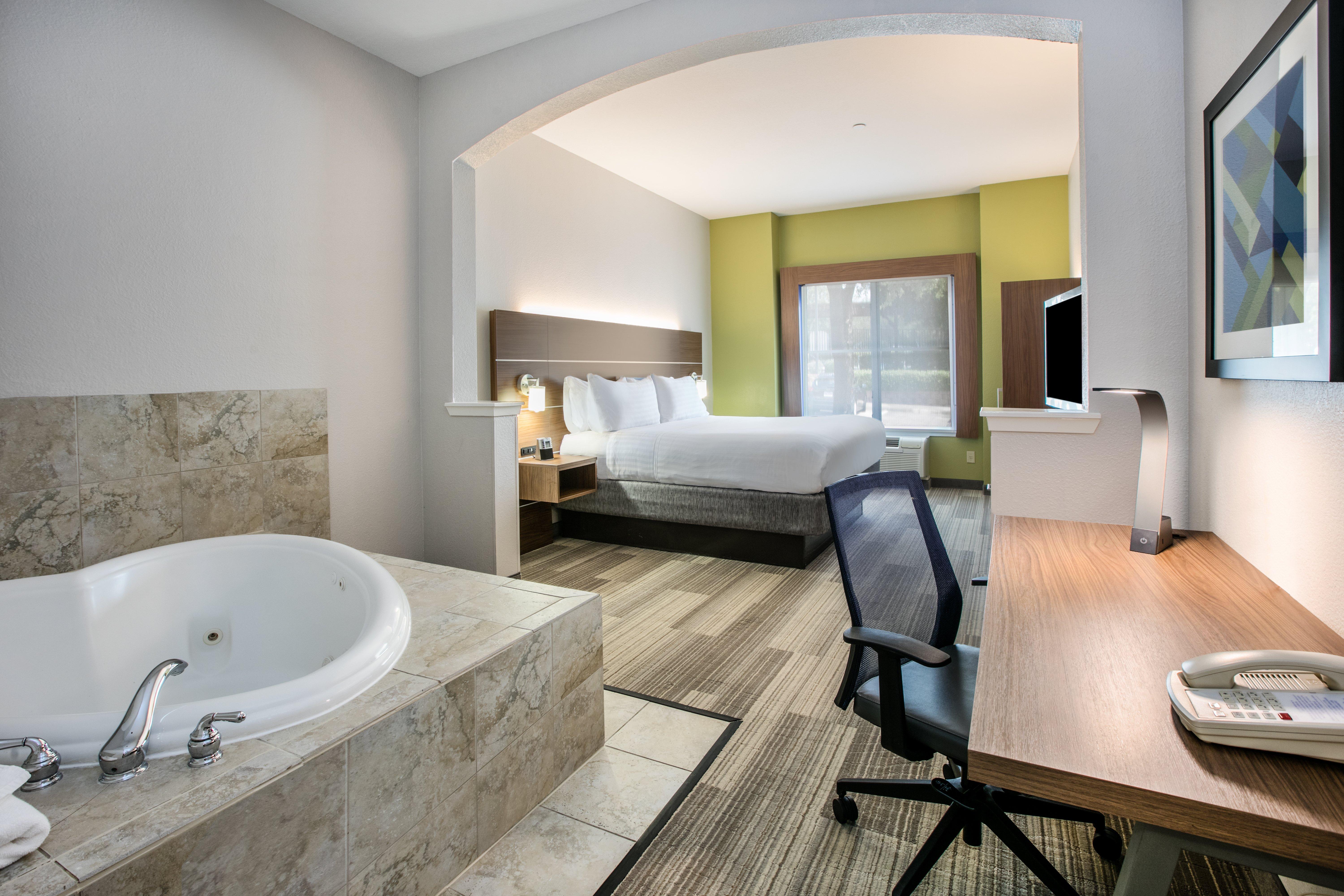 Holiday Inn Express Hotel & Suites Dallas - Grand Prairie I-20 By Ihg Екстериор снимка