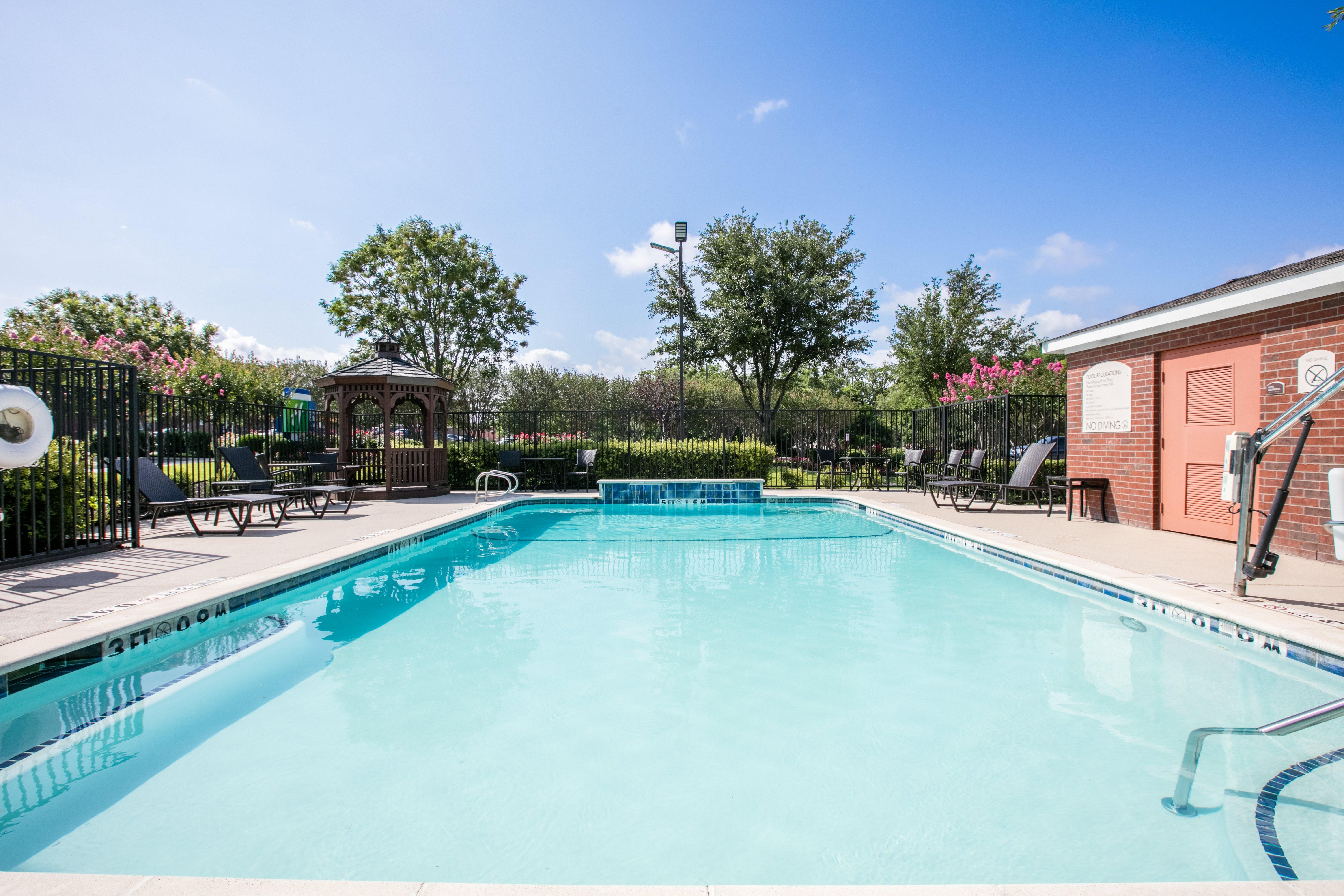 Holiday Inn Express Hotel & Suites Dallas - Grand Prairie I-20 By Ihg Екстериор снимка