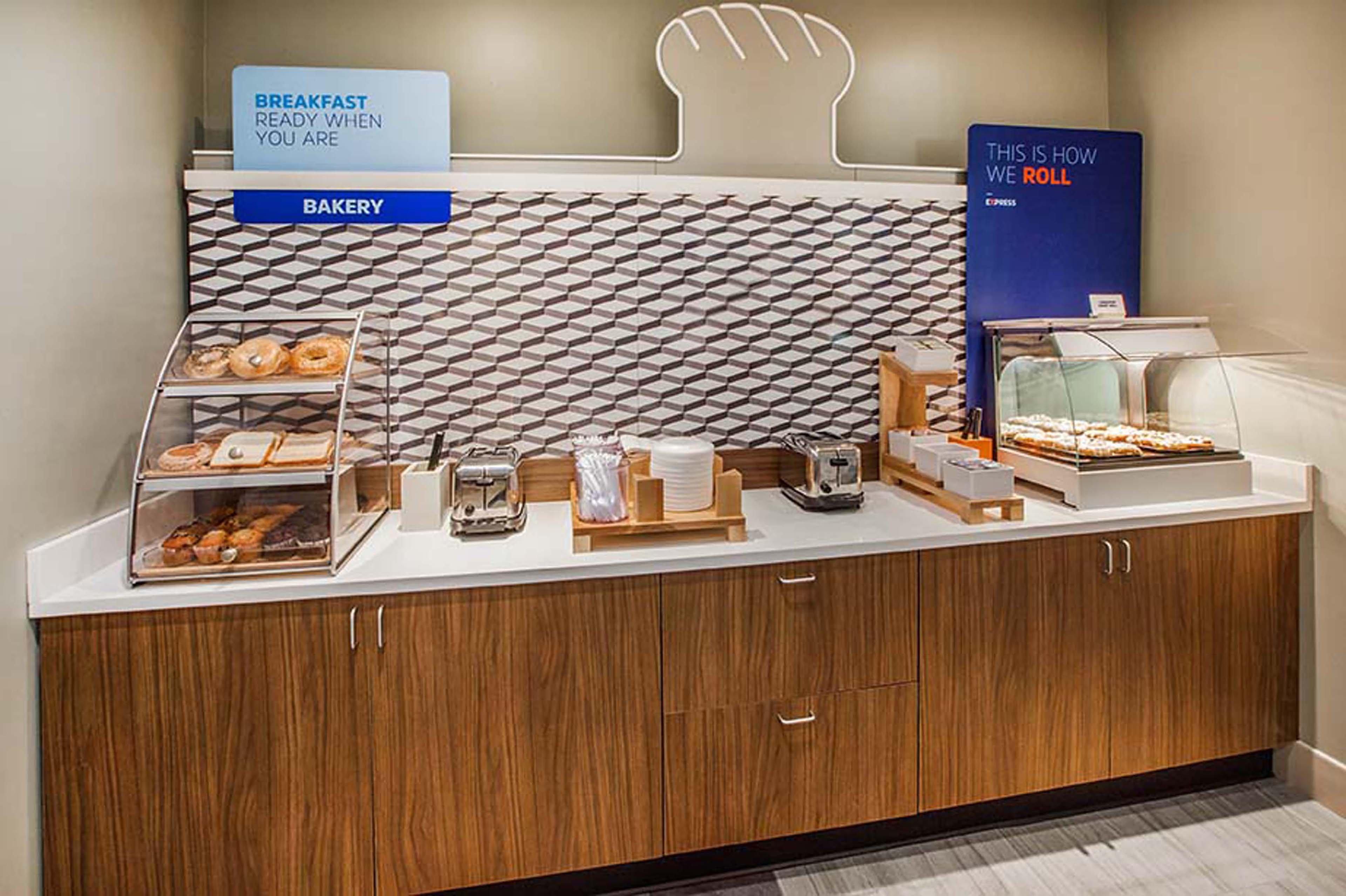 Holiday Inn Express Hotel & Suites Dallas - Grand Prairie I-20 By Ihg Екстериор снимка