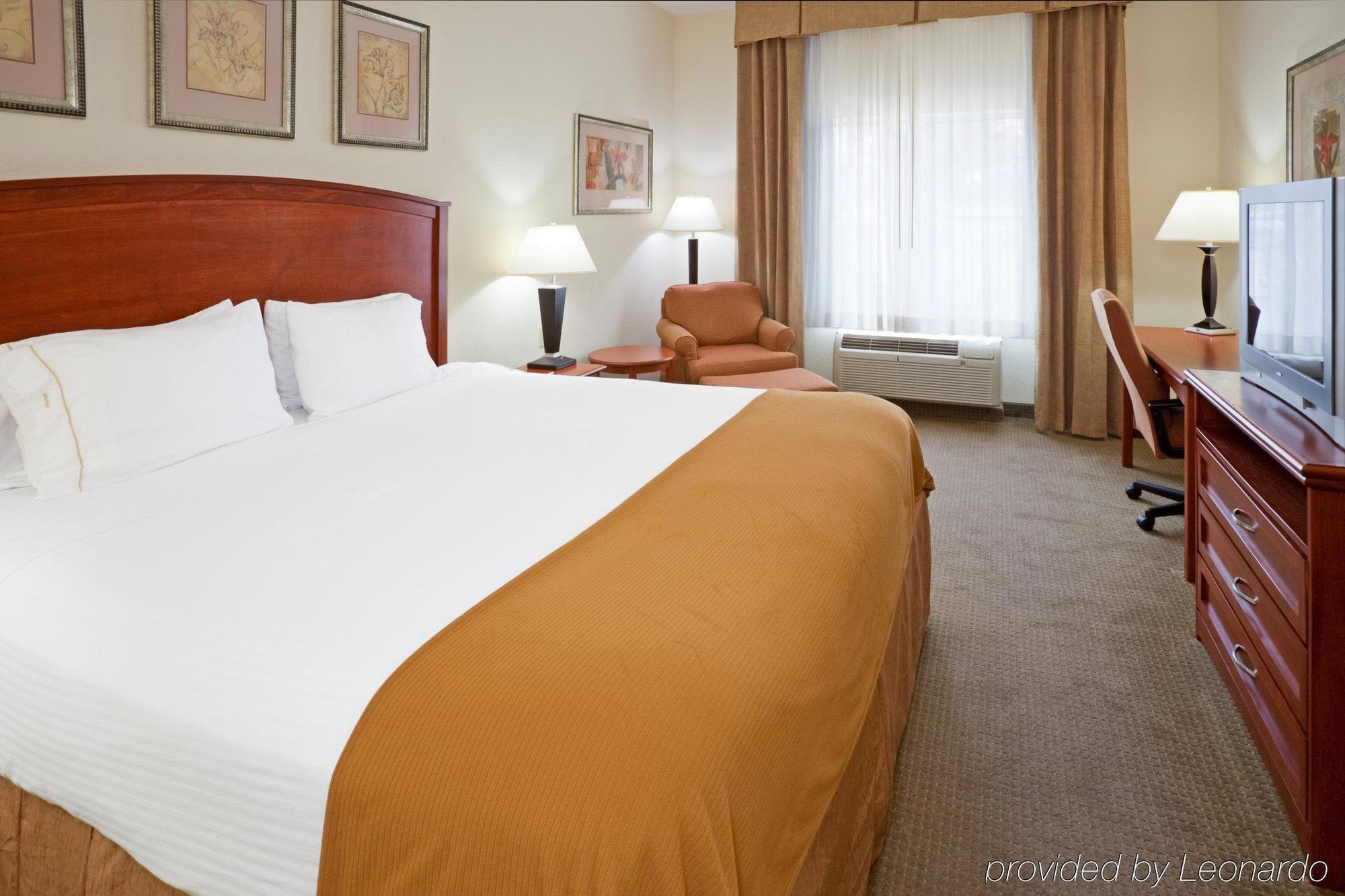 Holiday Inn Express Hotel & Suites Dallas - Grand Prairie I-20 By Ihg Екстериор снимка