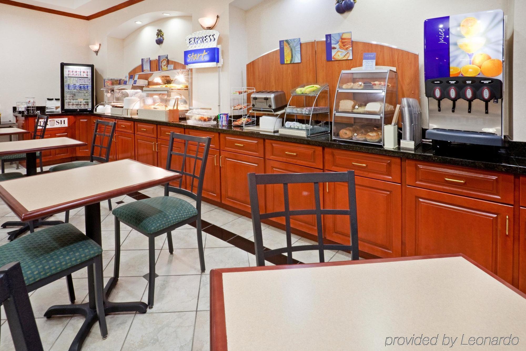 Holiday Inn Express Hotel & Suites Dallas - Grand Prairie I-20 By Ihg Екстериор снимка