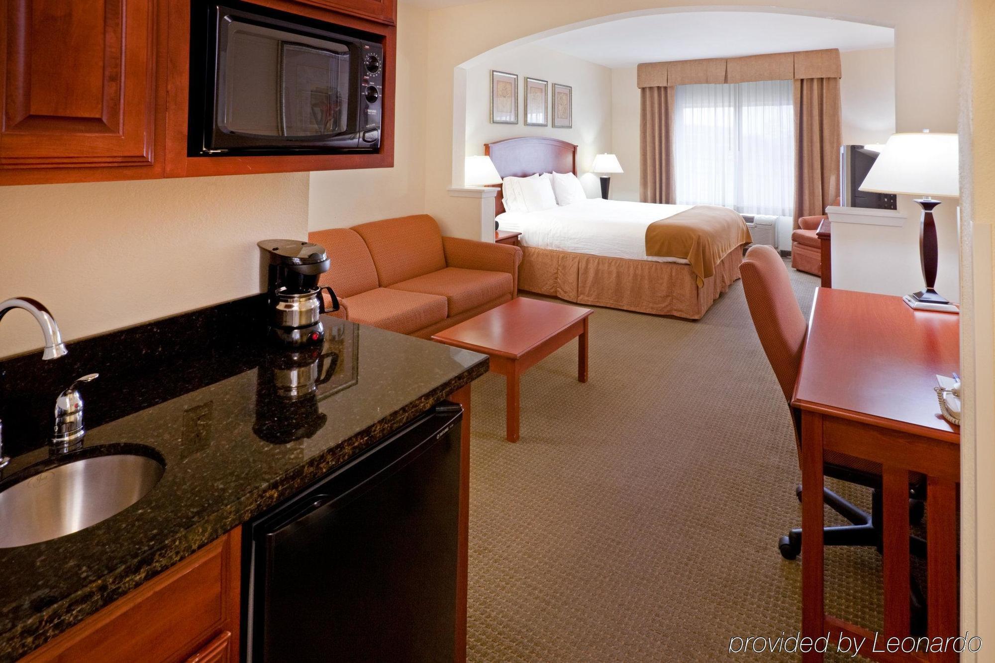 Holiday Inn Express Hotel & Suites Dallas - Grand Prairie I-20 By Ihg Екстериор снимка