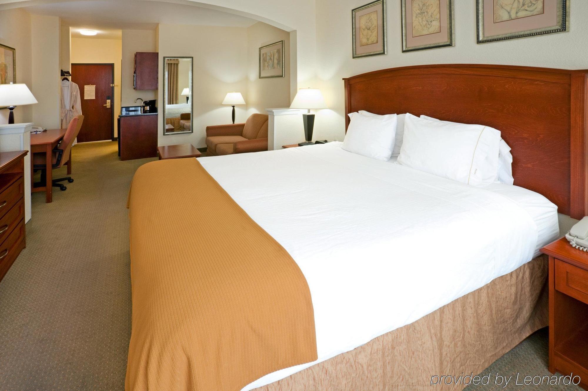 Holiday Inn Express Hotel & Suites Dallas - Grand Prairie I-20 By Ihg Екстериор снимка