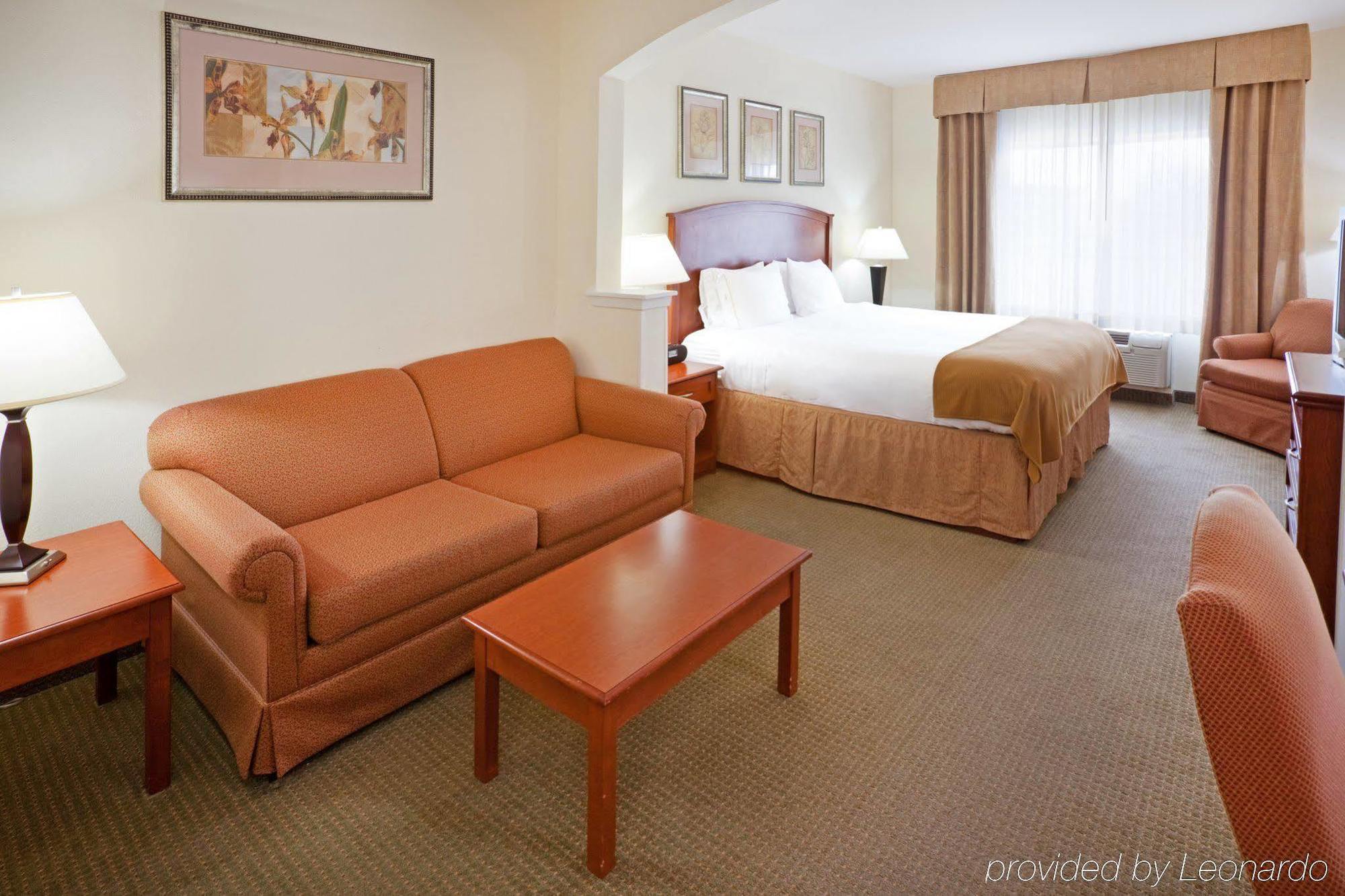 Holiday Inn Express Hotel & Suites Dallas - Grand Prairie I-20 By Ihg Екстериор снимка
