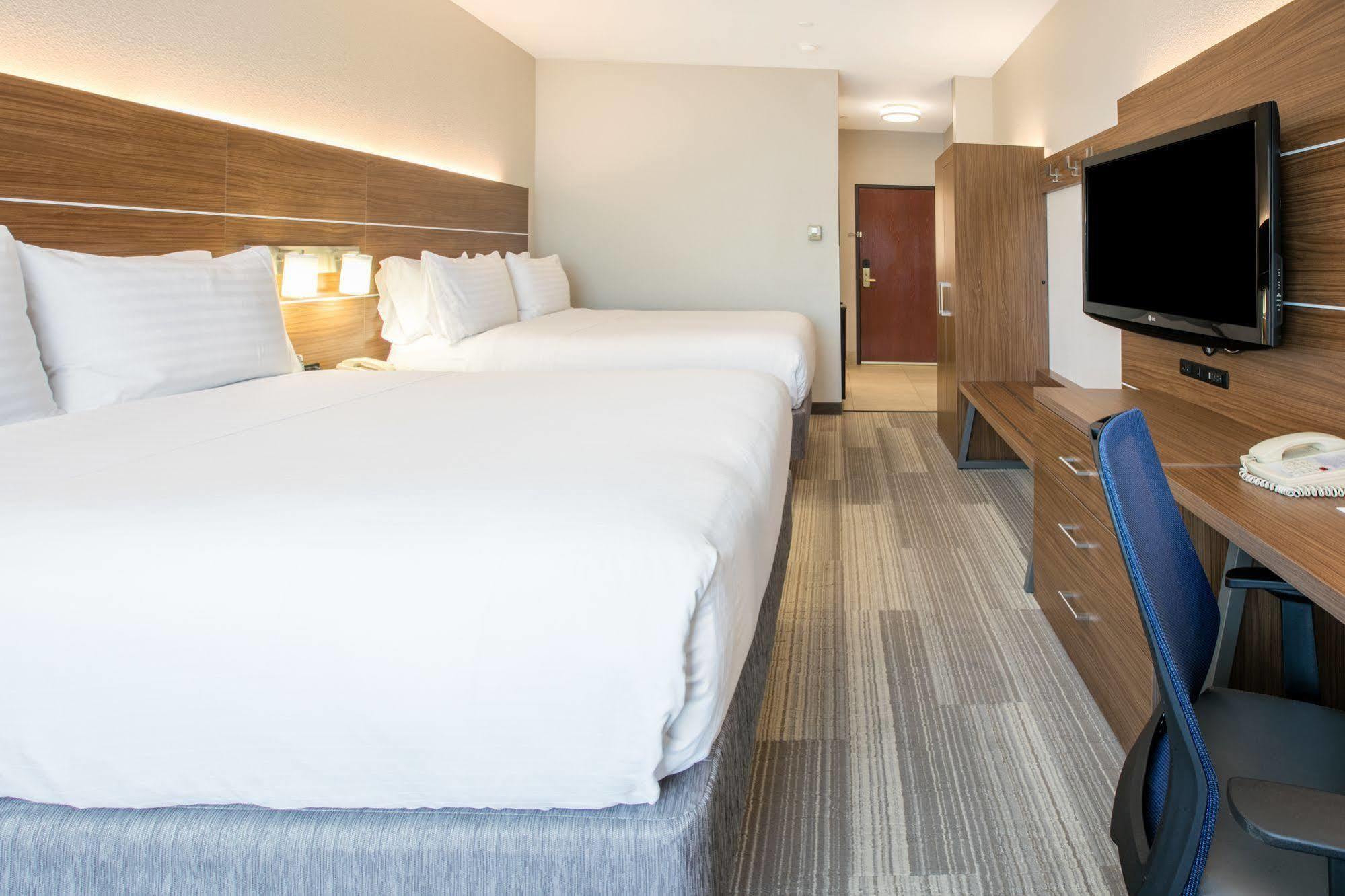 Holiday Inn Express Hotel & Suites Dallas - Grand Prairie I-20 By Ihg Екстериор снимка