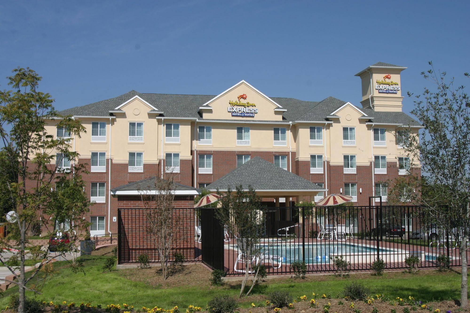 Holiday Inn Express Hotel & Suites Dallas - Grand Prairie I-20 By Ihg Екстериор снимка